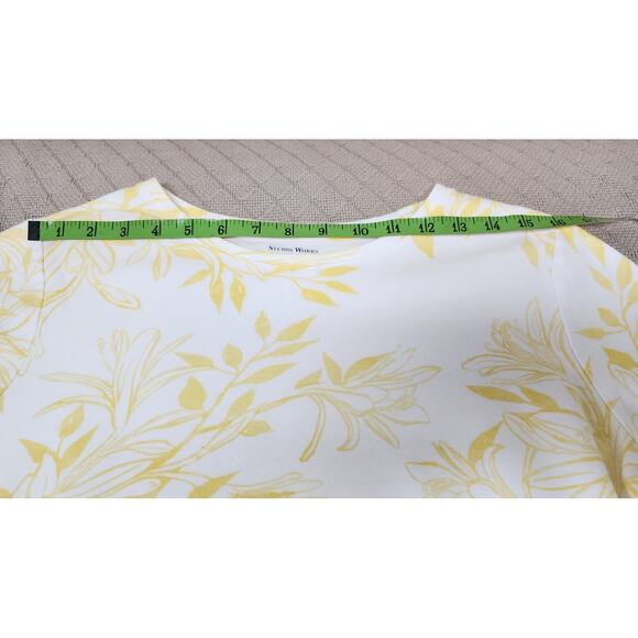 Studio Works Yellow and White Hibiscus Floral Blouse  Short Sleeve Women's Small - Picture 10 of 12